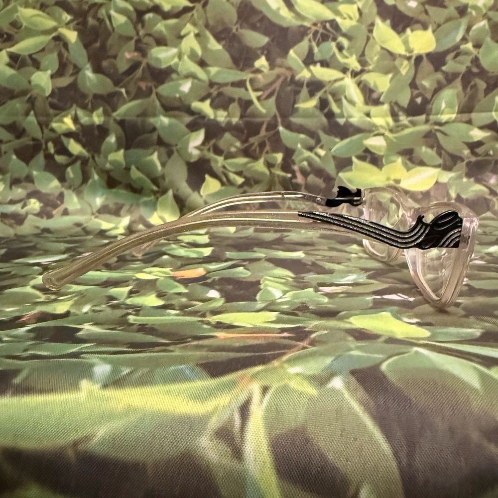 Guess Transparent and Black Patterned Glasses - image 12